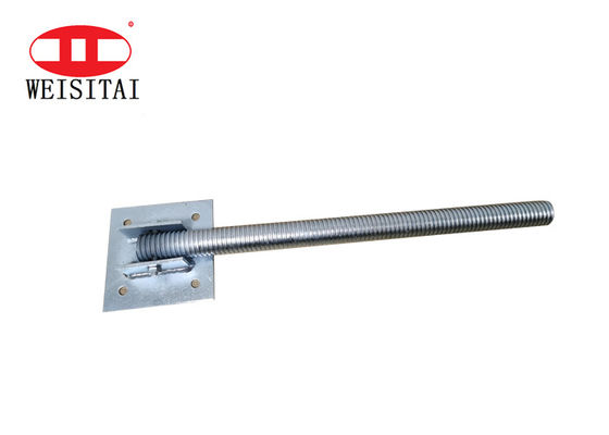 Las piezas de la base de los andamios se pueden colocar en una caja de plástico.